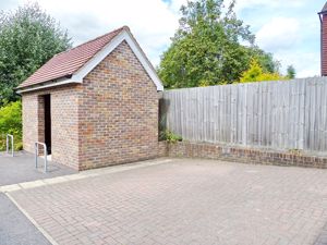 20 King George Avenue